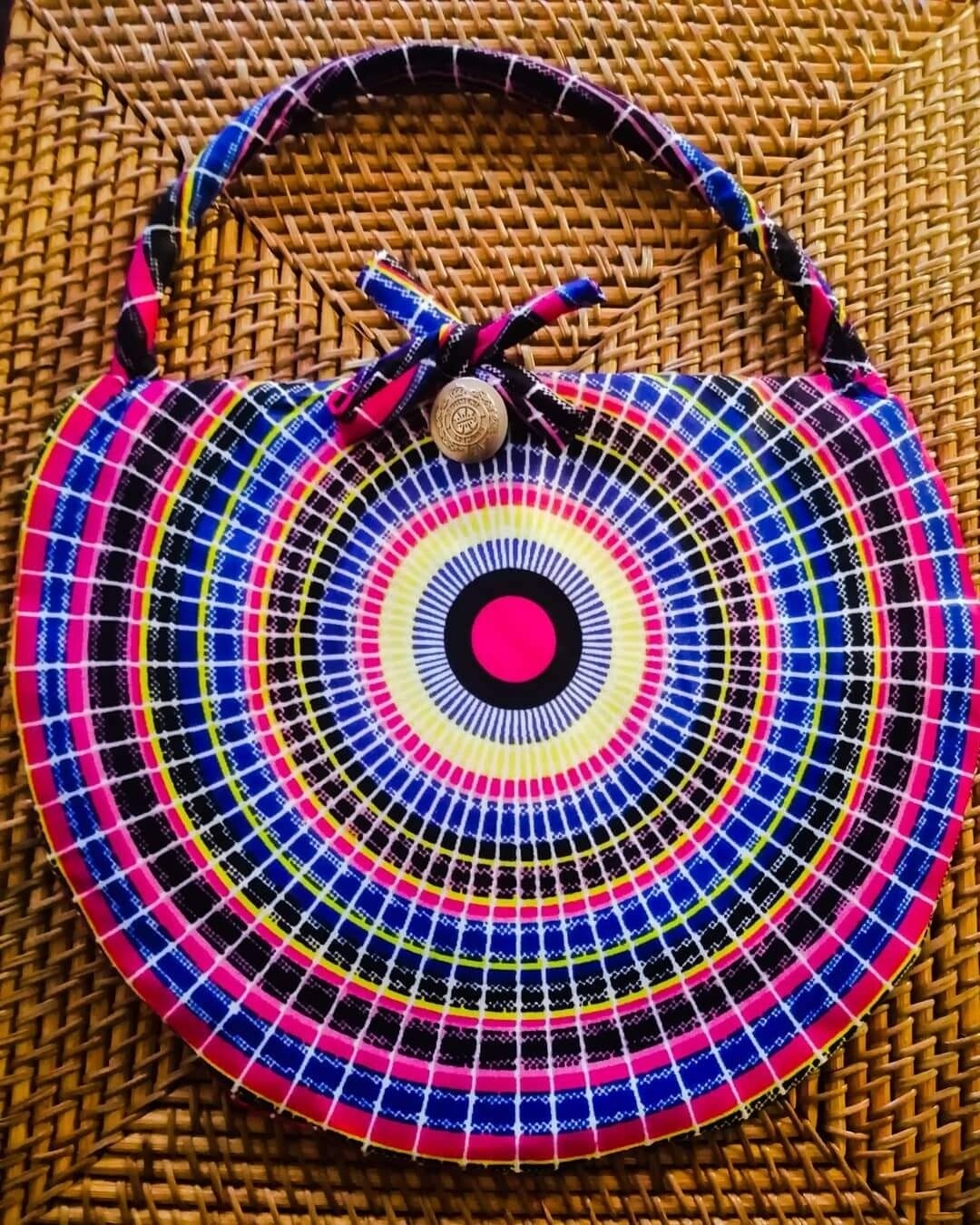 Khosatsana Strap-Purse